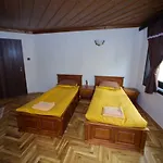 гурме хаус ゲストハウス 3*