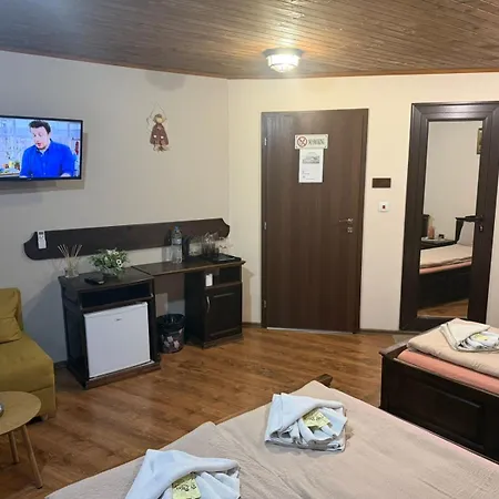 гурме хаус בית הארחה גברובו