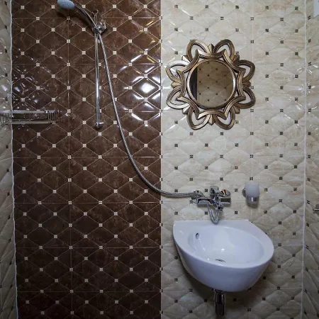 гурме хаус בית הארחה 3*