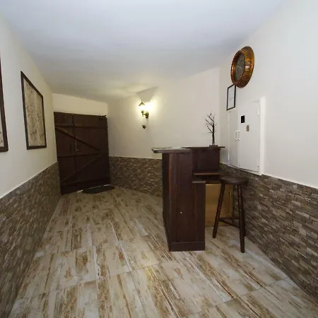 гурме хаус בית הארחה גברובו